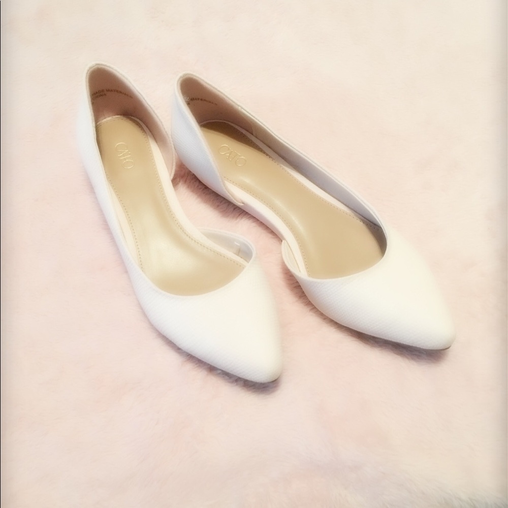 Cute D’orsay Flats Pale